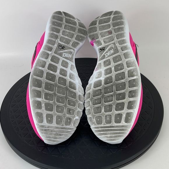 Nike Roshe Run Pink Athletic Running Shoes 599729-600 Women’s Size 6 (4.5Y) - Picture 10 of 12